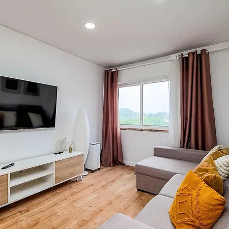 شقة Bright & Stylish 2-bedroom Flat With Balcony In Belas, Easy Access To Lisbon