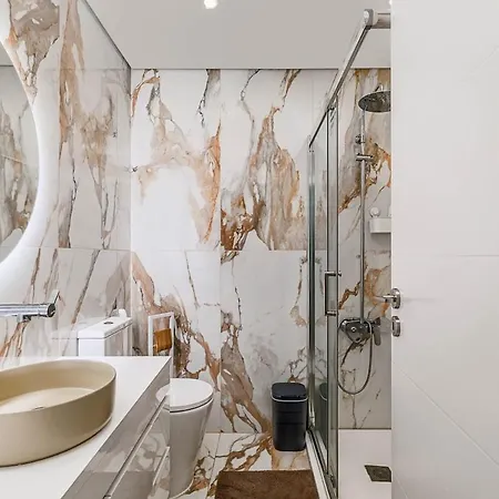 شقة Bright & Stylish 2-bedroom Flat With Balcony In Belas, Easy Access To Lisbon
