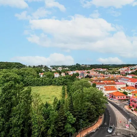 Bright & Stylish 2-bedroom Flat With Balcony In Belas, Easy Access To Lisbon * Belas